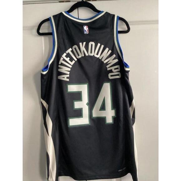 Jordan Milwaukee Bucks Statement Edition Swingman Jersey Size: Medium Color: Blk - Picture 7 of 12